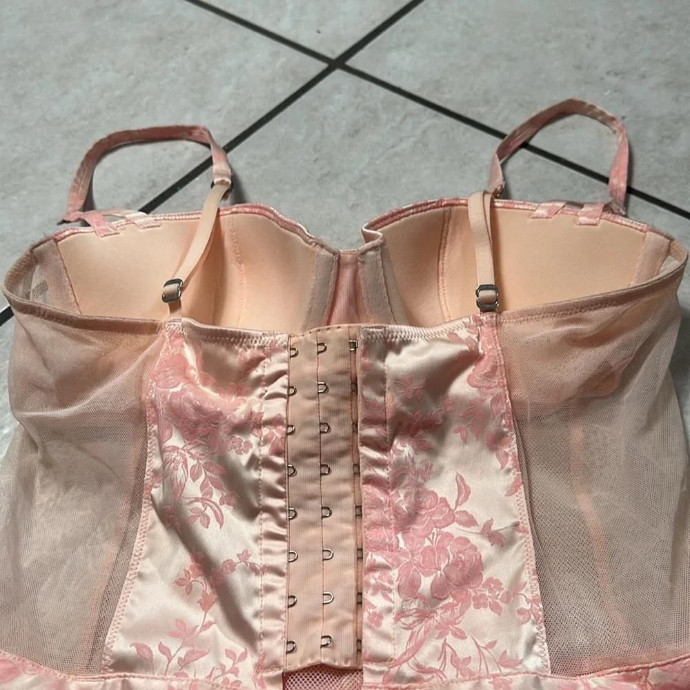 NWT Victoria’s Secret Baby Pink Floral‎ Satin Bustier Corset